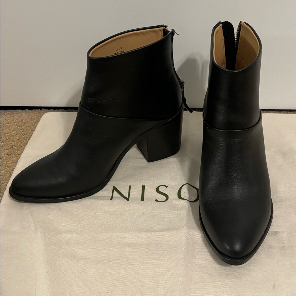 Nisolo Dari Commuter Black Leather Block-Heel Ankle Boots Booties Size 8